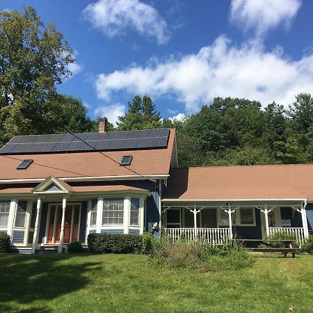 Hawk Mountain Lodge Charlemont Екстер'єр фото