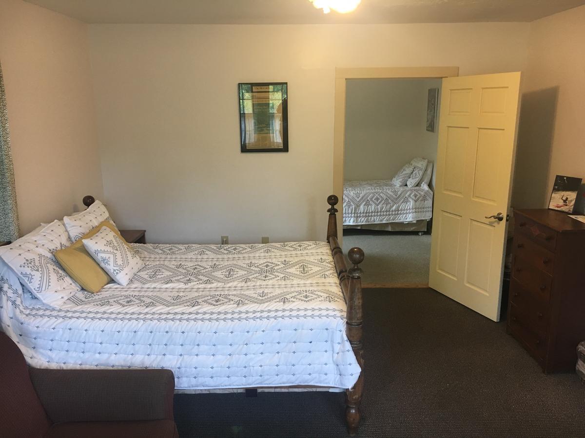 Hawk Mountain Lodge Charlemont Екстер'єр фото