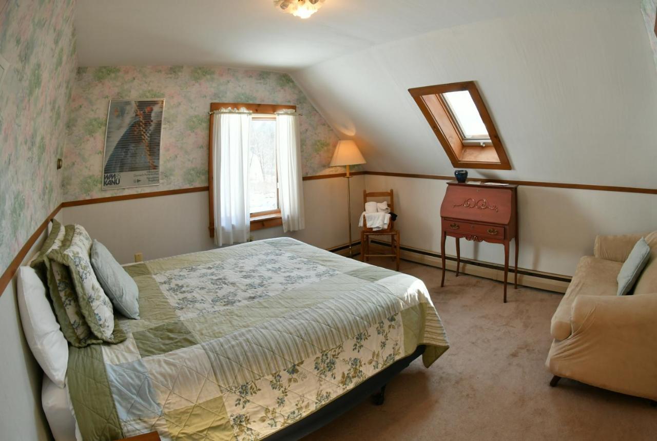 Hawk Mountain Lodge Charlemont Екстер'єр фото