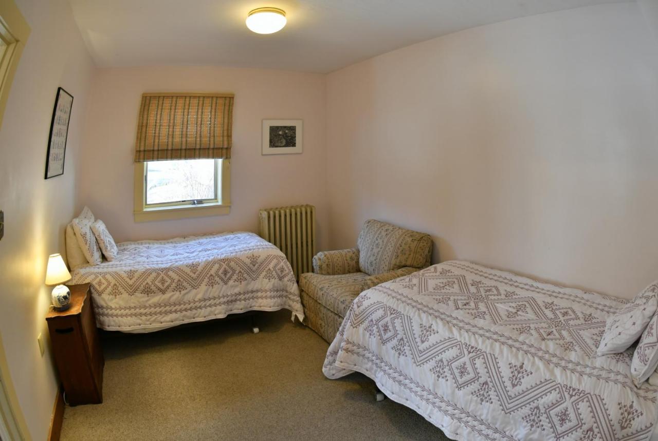 Hawk Mountain Lodge Charlemont Екстер'єр фото